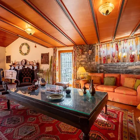 Bellavista Lakeview Pool Villa
