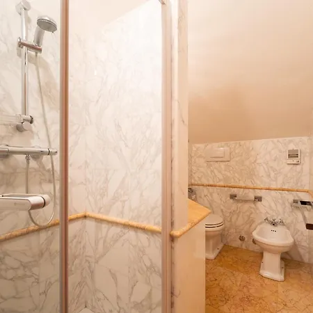 Bellavista Lakeview Pool Вилла *
